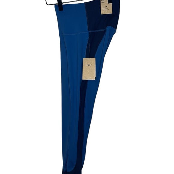 Nike Yoga Women's Mid-Rise 7/8 Leggings - Picture 9 of 13